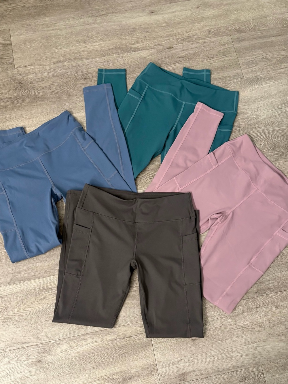 NWOT Amazon Women's Active Leggings Set - 26 inch inseam 2XL